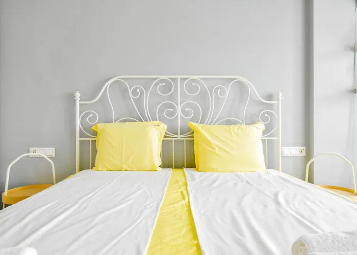 Bright Flat With Coffee-lovers Touch By Flat Mаnager Lejlighed *